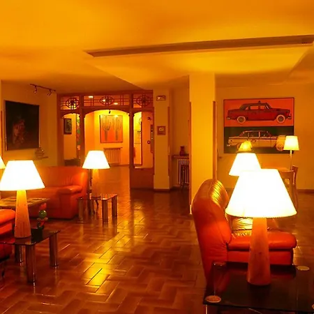 Отель Pradas 2*